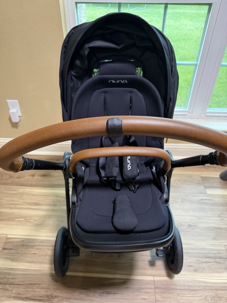 Nuna Triv next Stroller