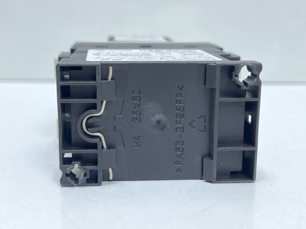 Siemens 3RT1026-1BF44 Contactor