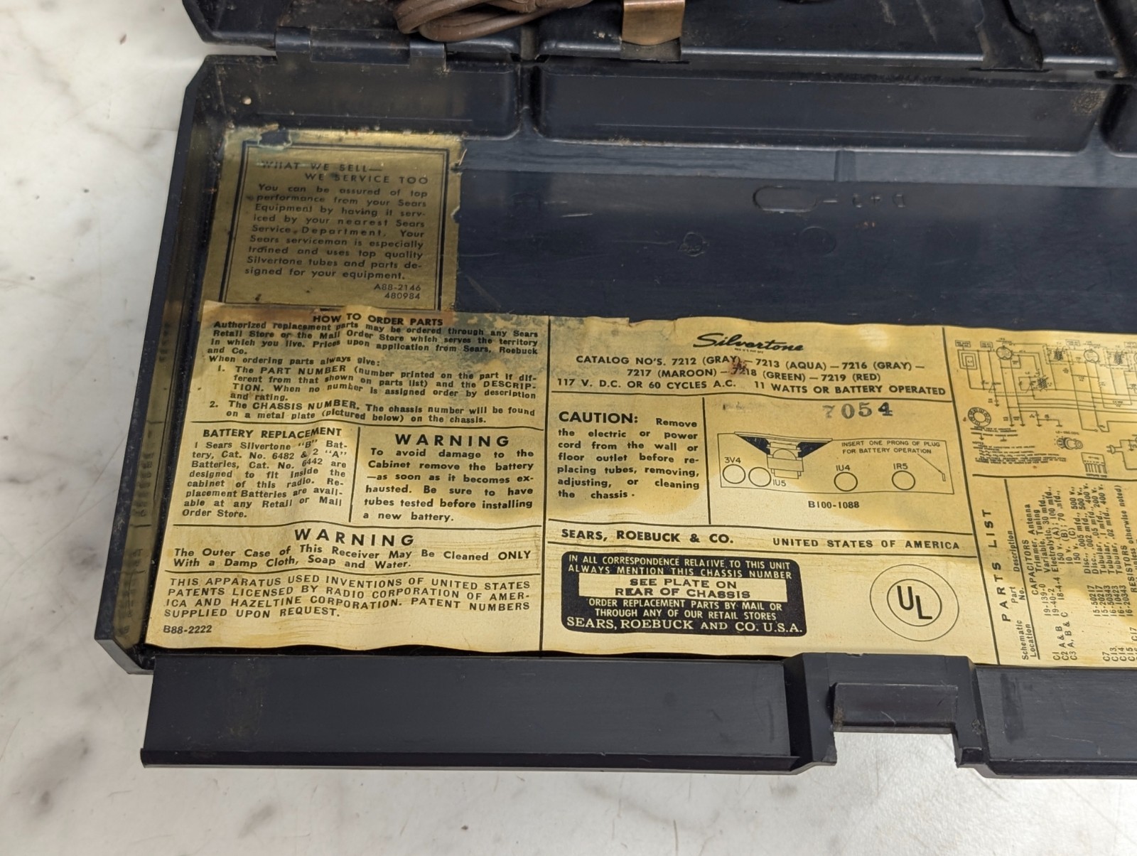 Sears Silvertone Tube Radio Dur-Pac AM Band Portable 7216 AC or Battery Powered