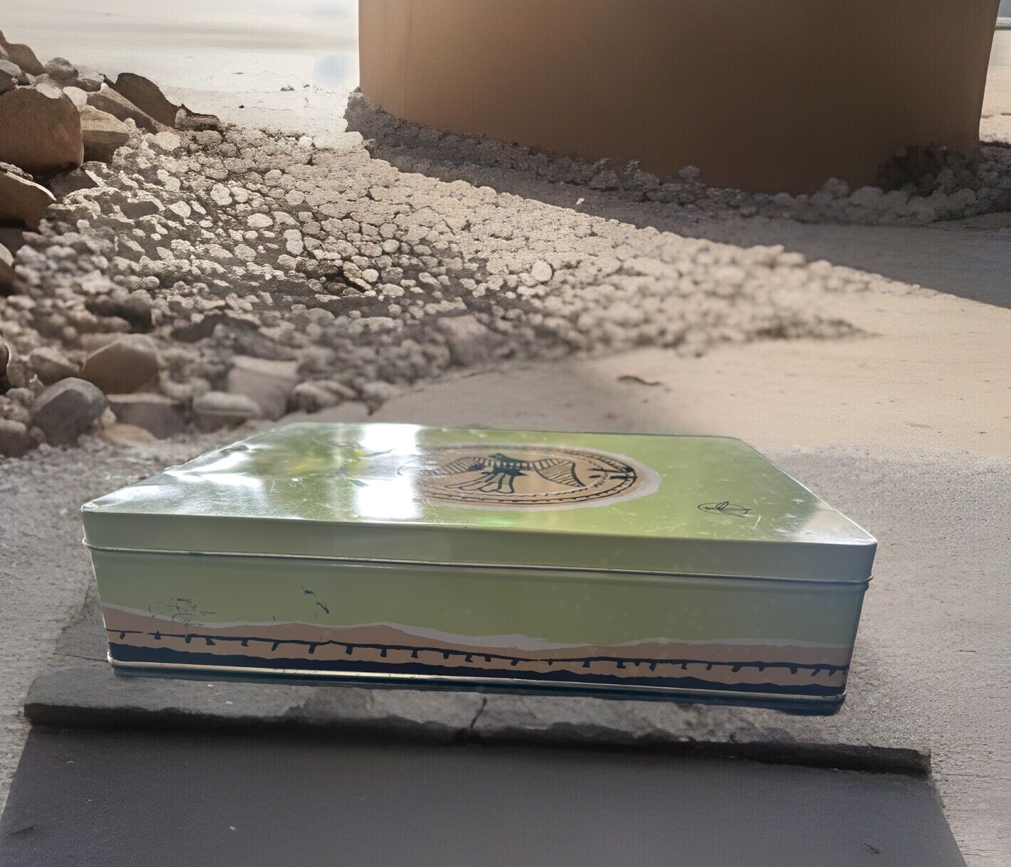 Bob Marley Reproduction Clippings, Notes & Other Clippings In Zen Tin