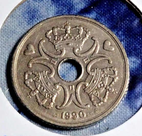 DENMARK 1990 (5 KRONER) "U-GRADE" KM869 UNCIRCULATED