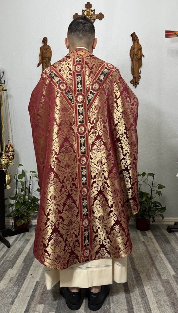 RED VESTMENT CHASUBLE & STOLE