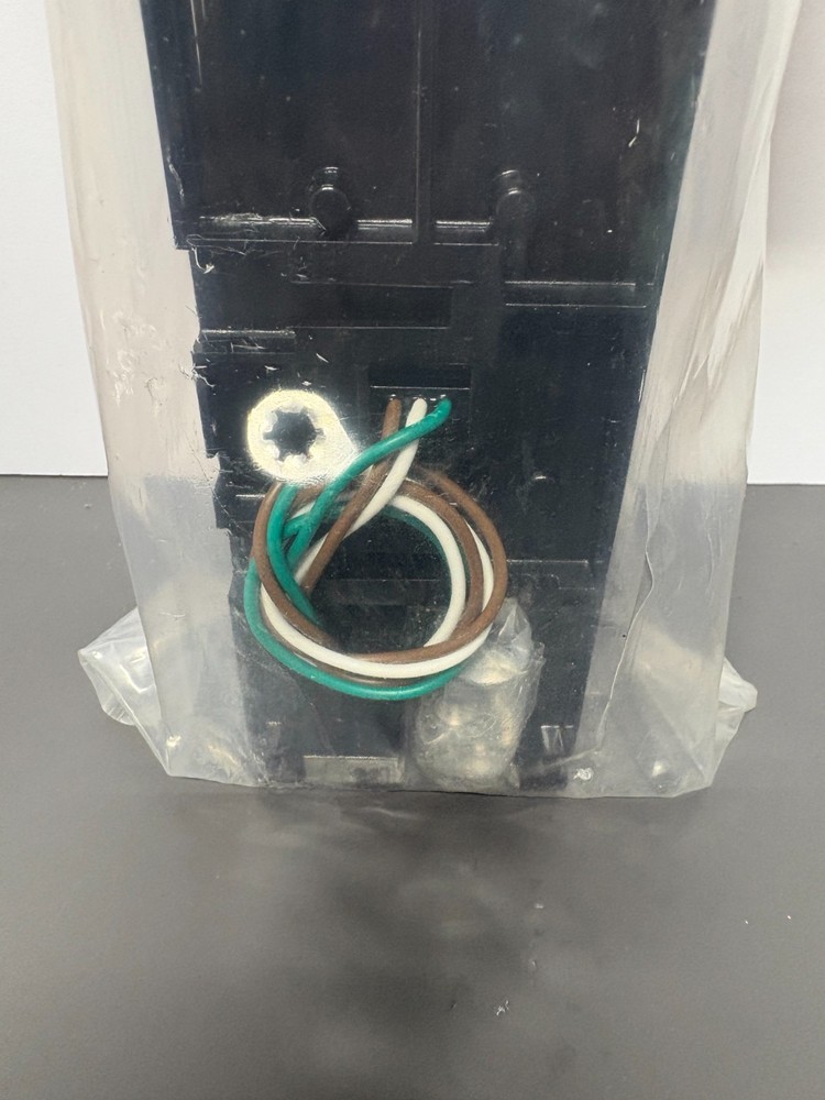 SEACHOICE 51931 Right Side 7-Function Low-Profile Submersible Trailer Light Used