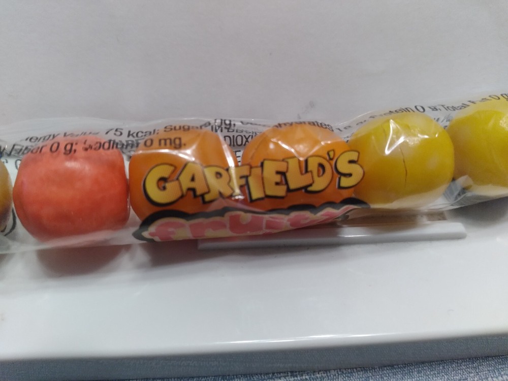 Old Gumballs One Wrapper Sealed Pack Arcor Garfield's Fruity Double Bubble