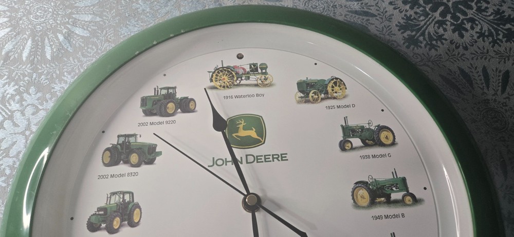 John Deere Tractor Clock, 12 Different Tractor Sounds, Tested/Works