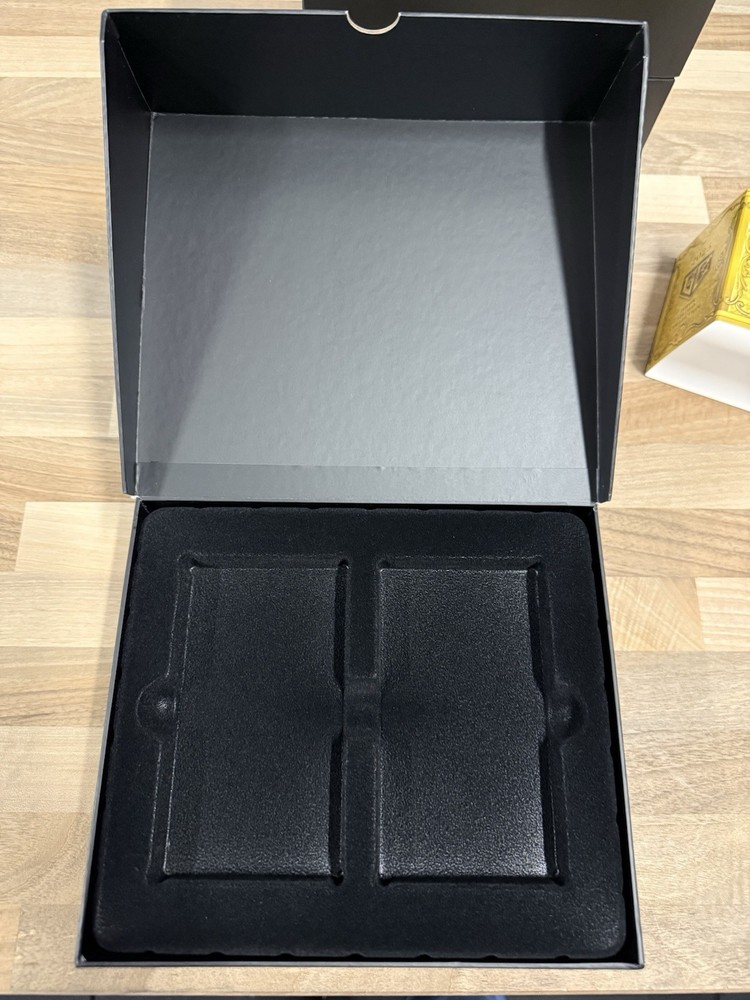 2025 Topps Gilded Collection Baseball EMPTY Hobby Box ***EMPTY BOX***