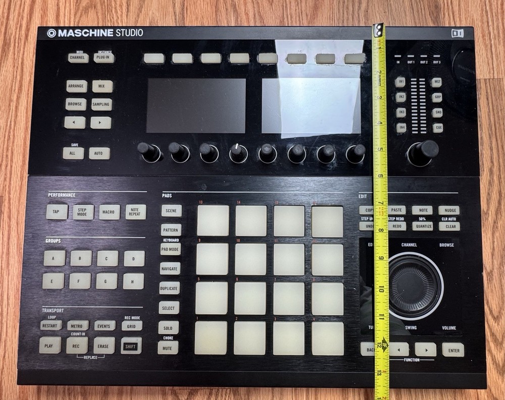 Native Instruments Maschine Studio Black MIDI Controller w Dual Screens USB DJ
