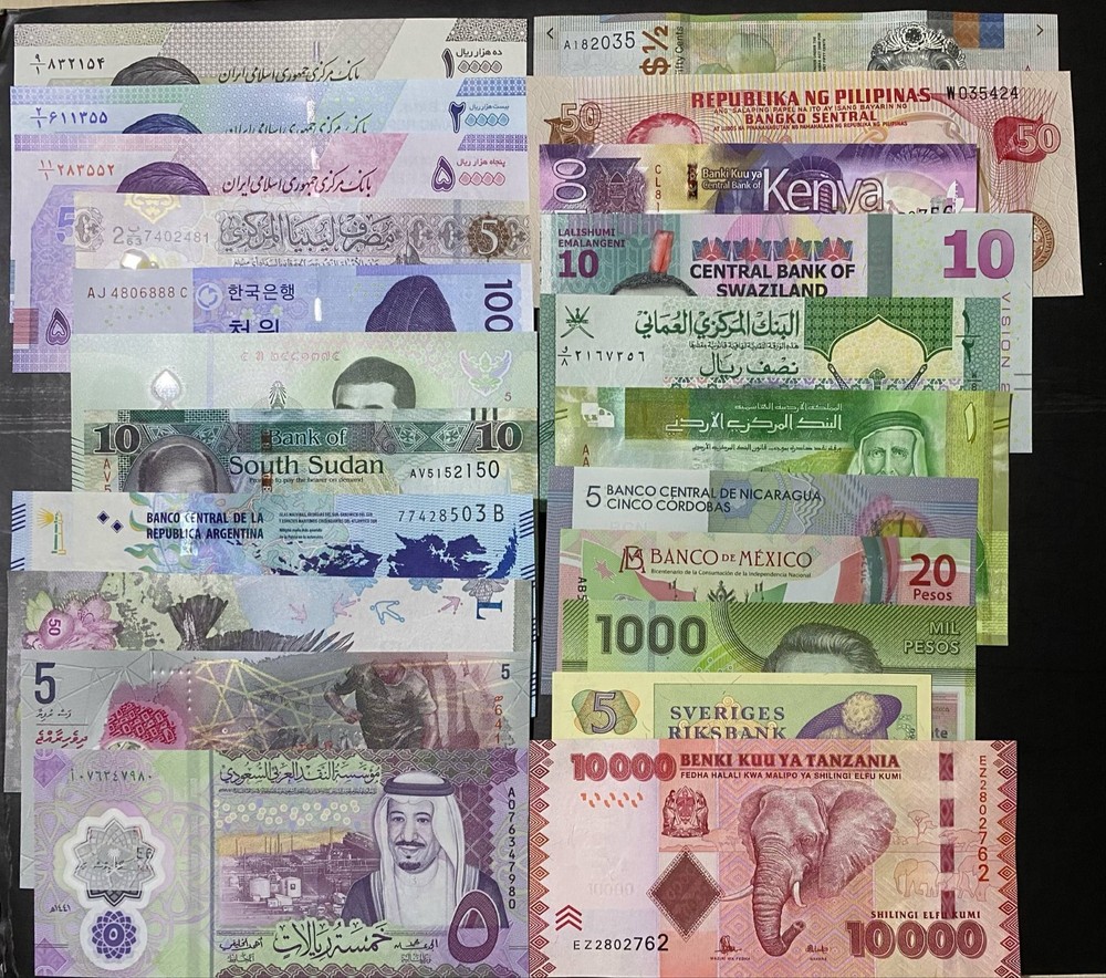 113 Different WORLD BANKNOTES Lots From 60 Countries *** UNC ***