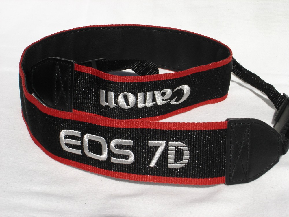 CANON EOS 7D CAMERA NECK STRAP   Black / Red