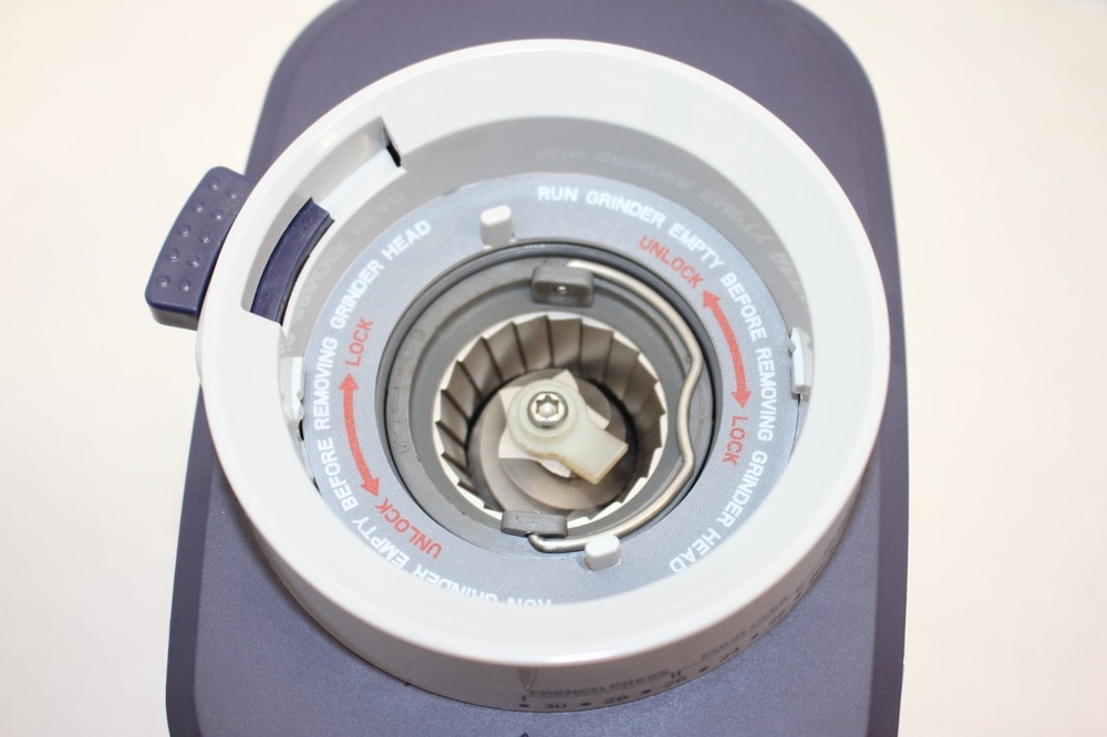 Beguko ADJUSTABLE GRIND Coffee Grinder Tested/WORKS! Silver/Blue, euc!! no cup