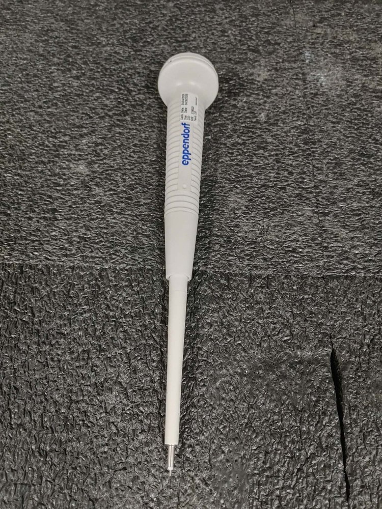Eppendorf 0.5-10µL Reference Adjustable Volume Single Channel Pipette