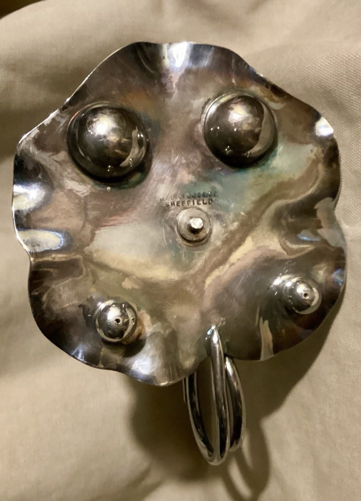 Sheffield EGG CUP Chamberstick Style LEAF Base Briggs & Co Silverplate
