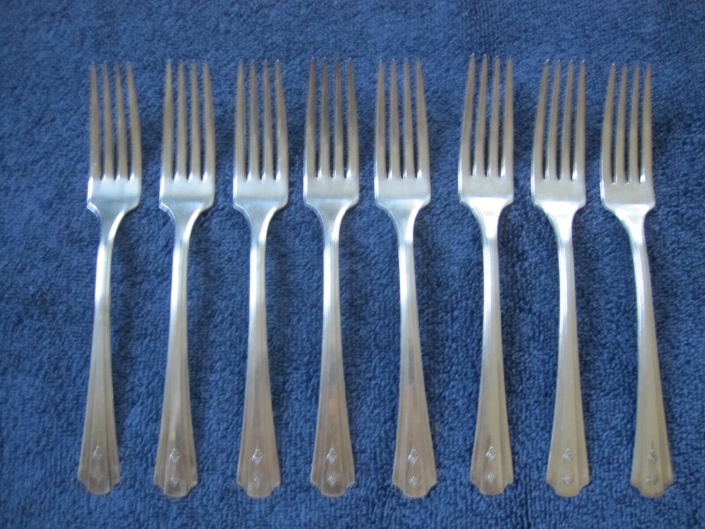 CHARMION 1933 26pc 8 Pl Peerless Oneida Art Deco Silverplate Flatware Basic Set
