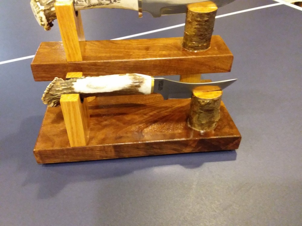 AMERICAN BLACK WALNUT KNIFE DISPLAY STAND
