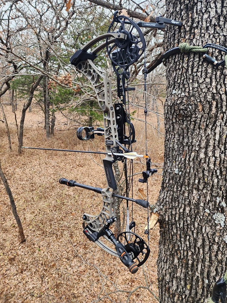Silent Pursuit Archery Bow Stabilizer - Quick Connect & Vibration Reduction