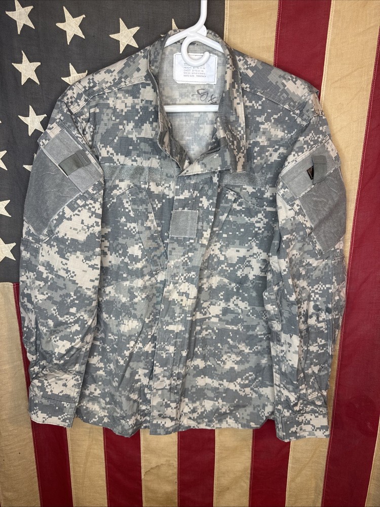 Medium Regular - Army Combat Uniform ACU Combat Top Coat UCP B804