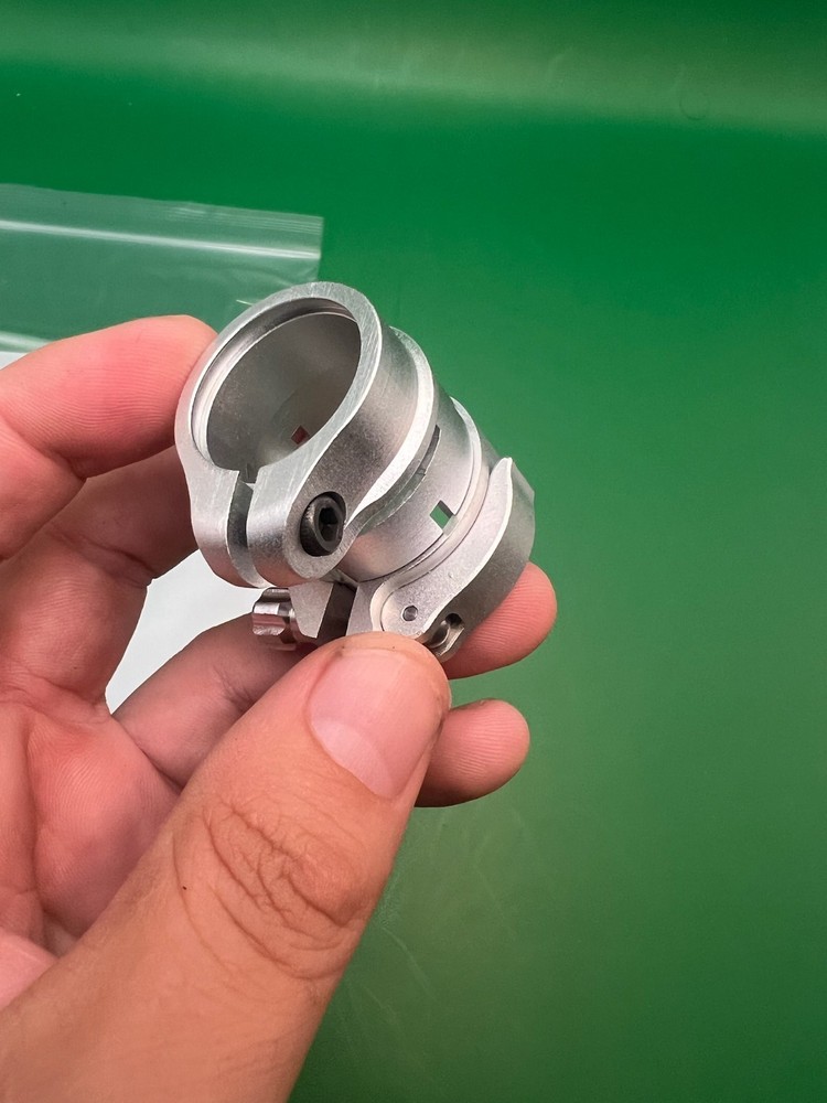 Autococker Clamping Feedneck