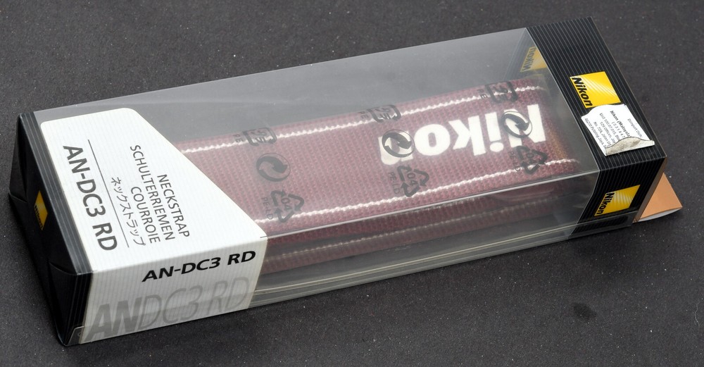 Original Nikon AN-DC3 RD Camera Shoulder Straps - Mint in Box!