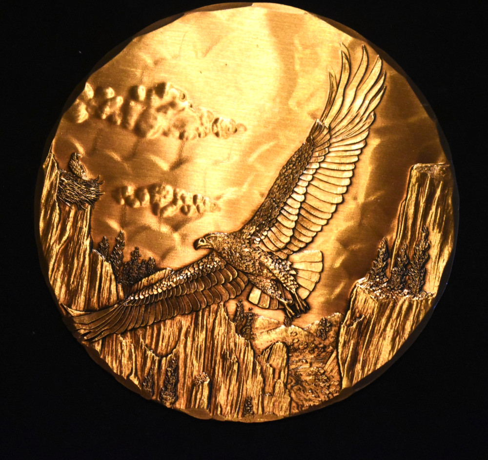 VINTAGE WENDELL AUGUST FORGE SOLID BRONZE SOARING EAGLE PLAQUE 3 1/2"