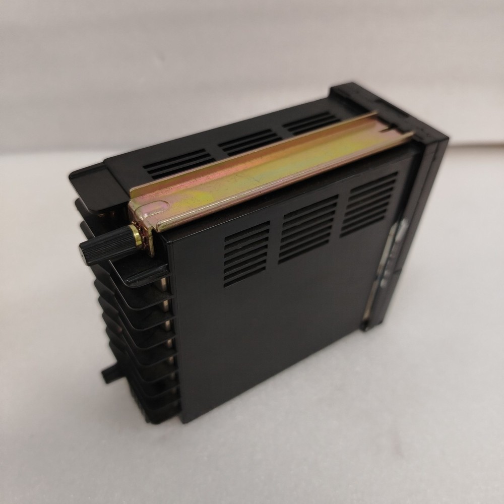 Omron E5EF-A02P Temperature Controller