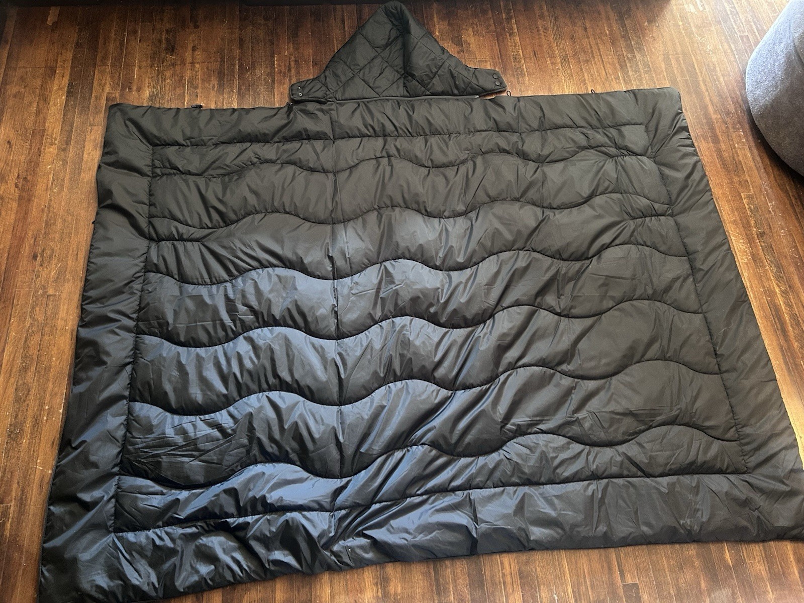 Below Zero Blanket Hooded Poncho Great For Camping Hiking Outer Is Waterproof