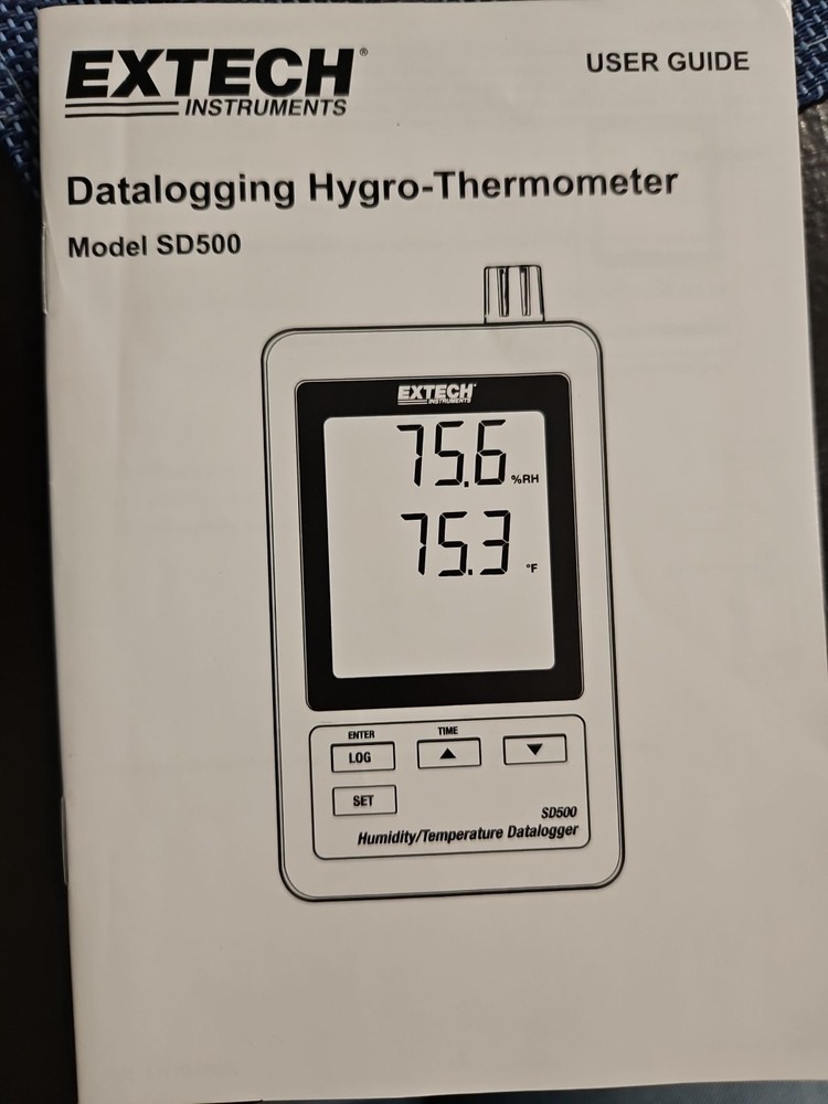 EXTECH INSTRUMENTS. SD500 - Humidity / Temperature Datalogger-NEW