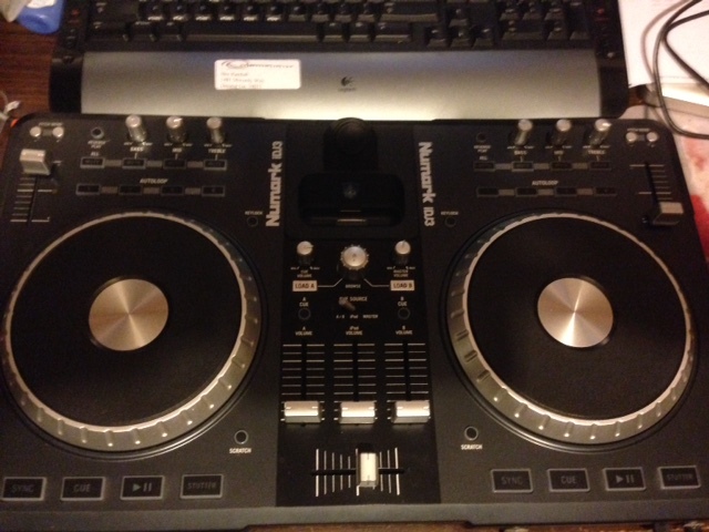 NUMARK IDJ3 DJ Controller excellent condition tested and working