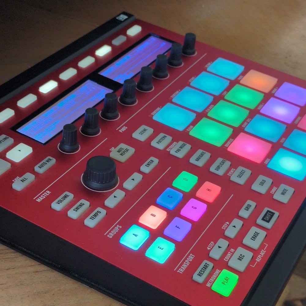 Native Instruments Maschine MK2 Red Digital Sampler & Sequencer, 16 Pad Triggers
