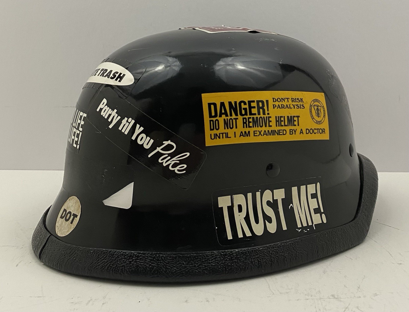 Vintage Freedom Novelties Biker Helmet, XL DOT Black Skid Lid Novelty, RARE!￼