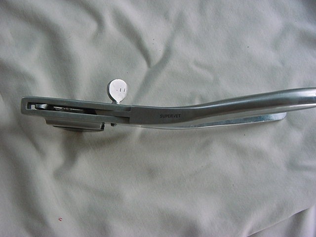 SUPERVET 9" STAINLESS EMASCULATOR