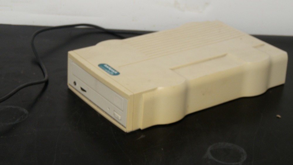 Micro Solutions BackPack CD-Rewriter Model 195200