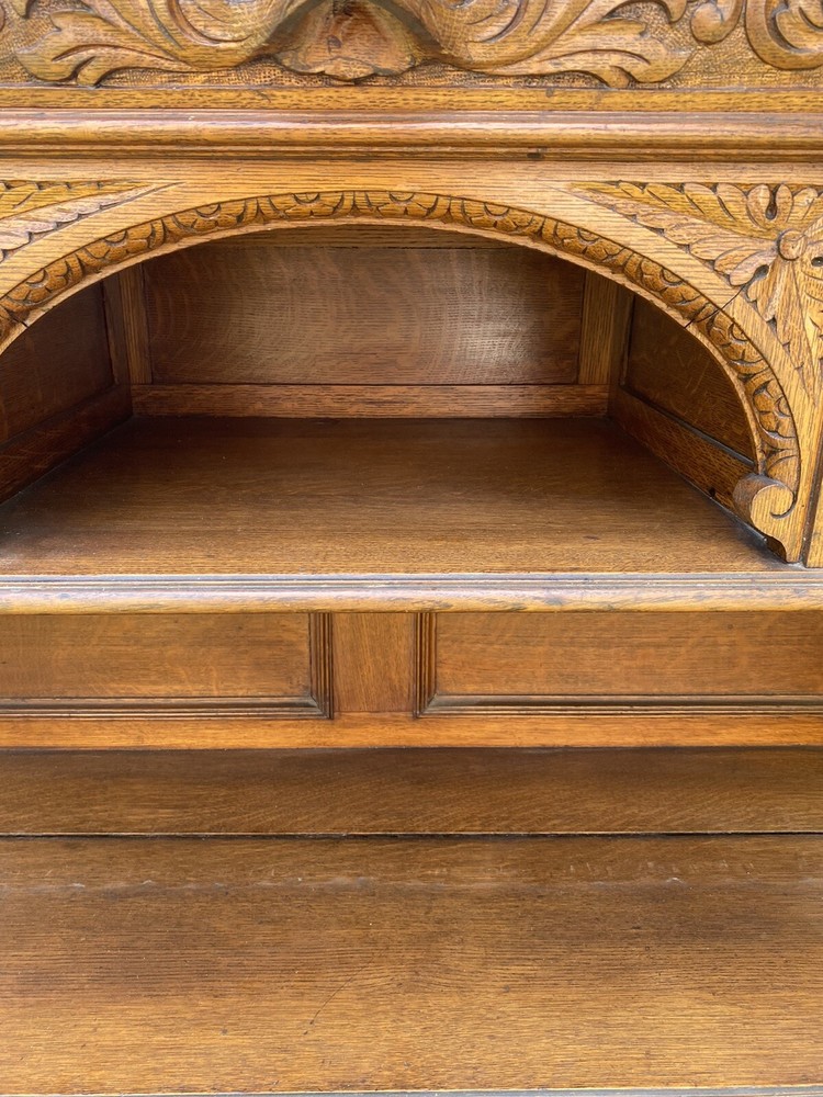 R.J. HORNER WINGED GRIFFIN OAK SERVER
