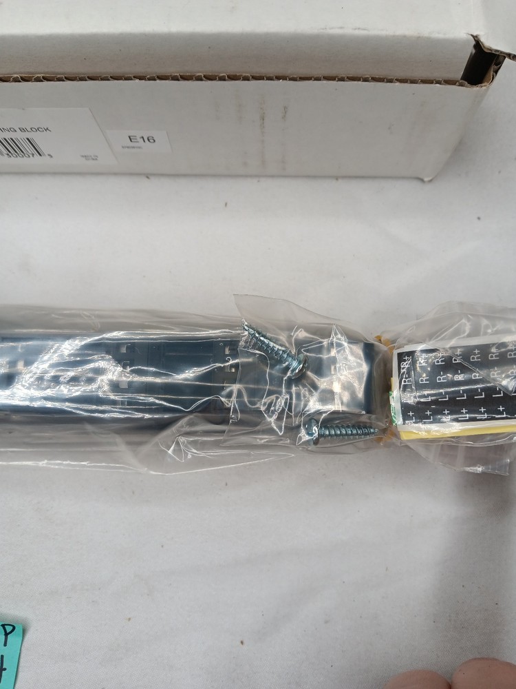 CB18 Xantech Parallel Connecting Block NOS