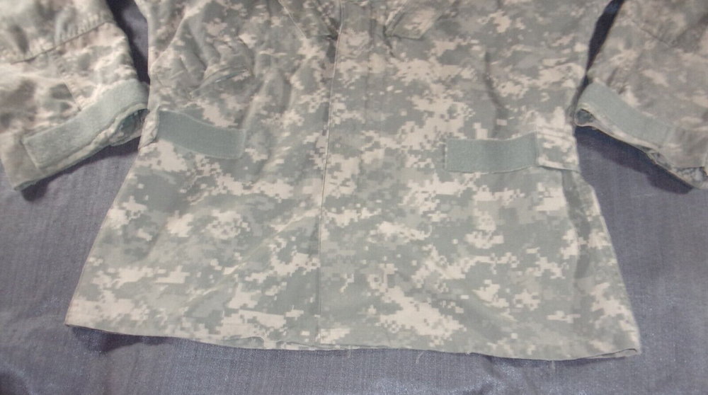 A2CU ACU DIGITAL JACKET ARMY AIRCREW COMBAT FLAME RESISTANT COAT MEDIUM SHORT