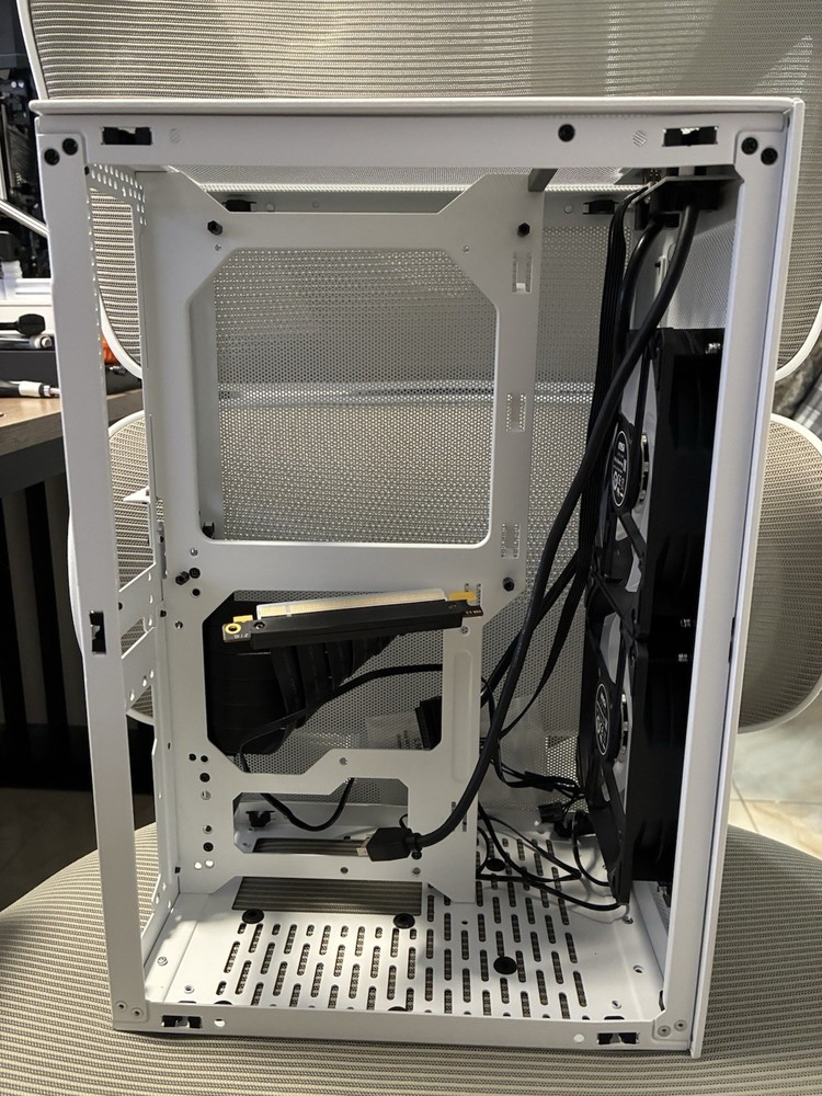 SSUPD Meshlicious White Case ITX (Read)