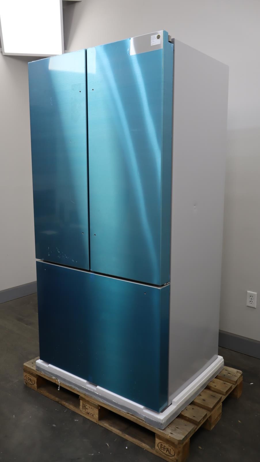 Thermador 36" 20.8 cu. ft Smart SS Masterpiece Series Refrigerator T36FT810NS