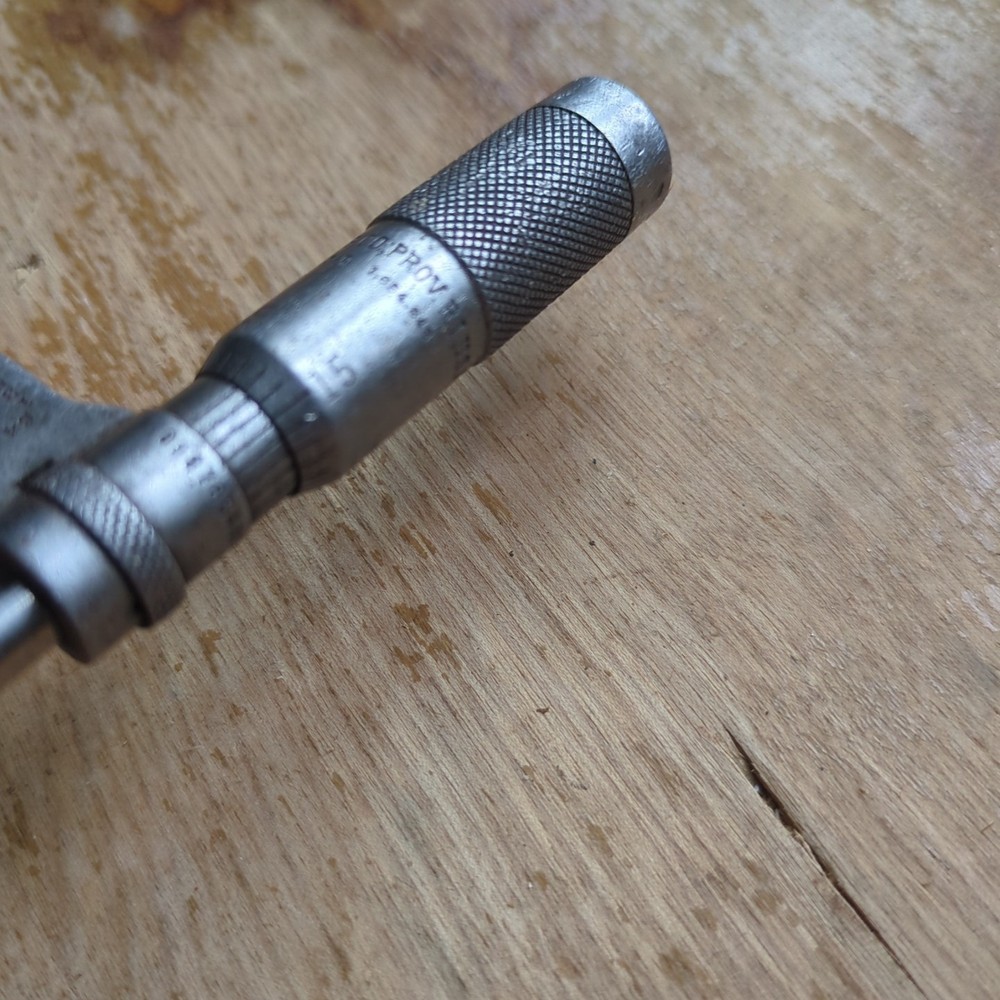 Brown & Sharpe # 13 Micrometer Locking