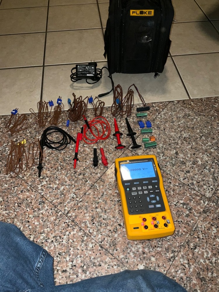 Fluke 753 Multifunction Documenting Process Calibrator