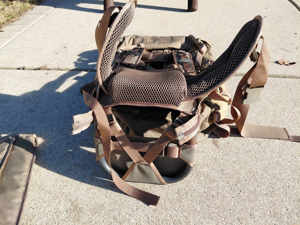 Eberlestock Bolt Action Scabbard Hunting Backpack Dry Earth, Nylon, Adjustable