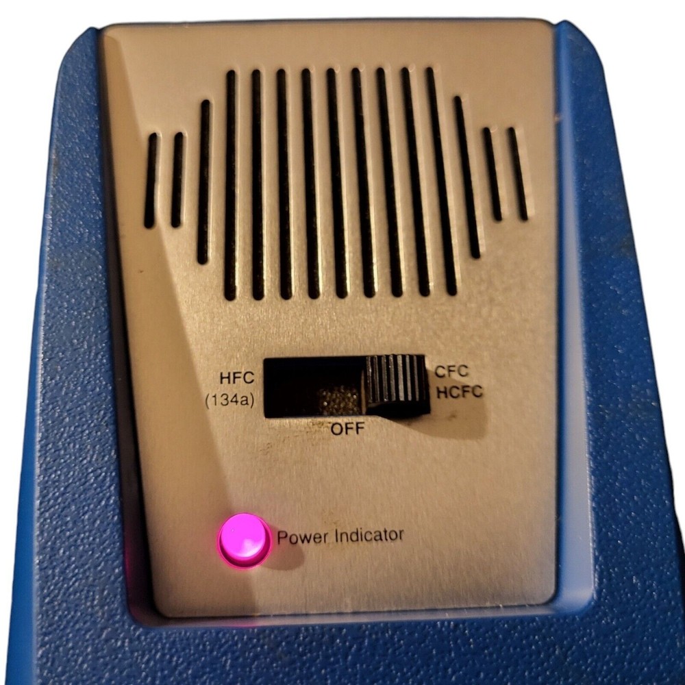 TIF 5550 Automatic Halogen Leak Detector with Case Tested On/Off