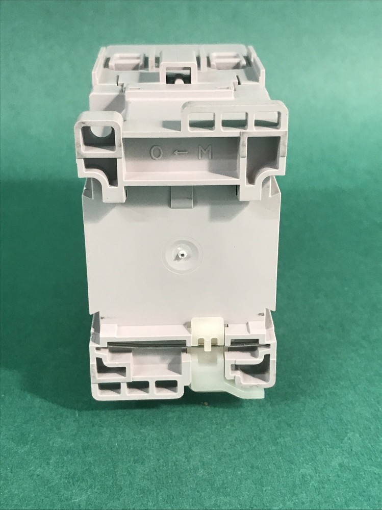 Allen-Bradley 100-C30E*00 SER C Contactor