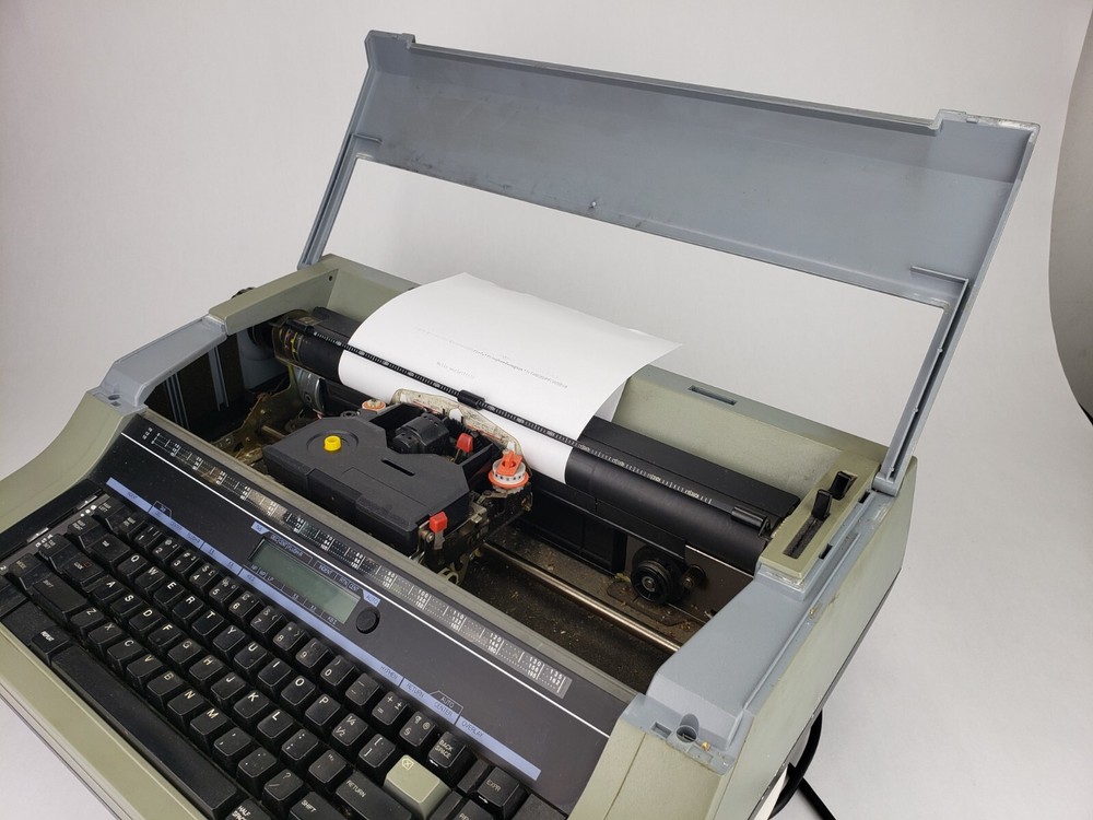 Swintec Typewriter 8011 Wide Format Word Processor Desktop Publisher Tested