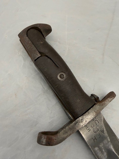 WW2 Original AFH U.S. Flaming Bomb 1943 M1 GARAND 10” BAYONET and SCABBARD