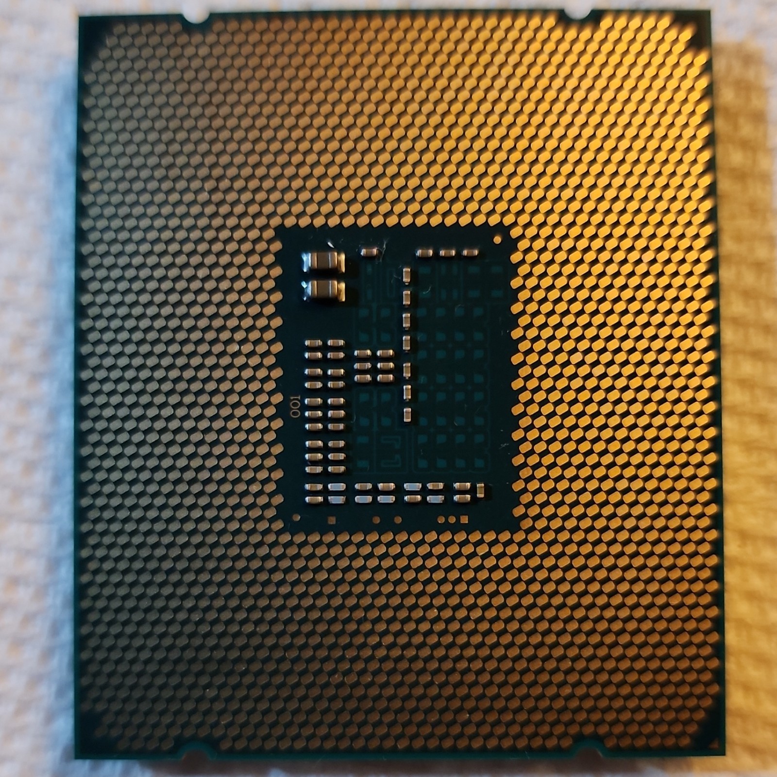 [Lot of 6] Intel Xeon E5-2698V4, E5-2630V3, E5-2687WV3 Server CPUs