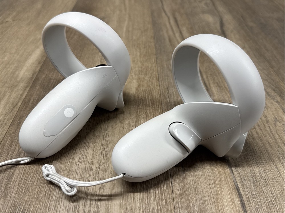 Meta Oculus Quest 2 All-in-One VR Headset with Controllers White