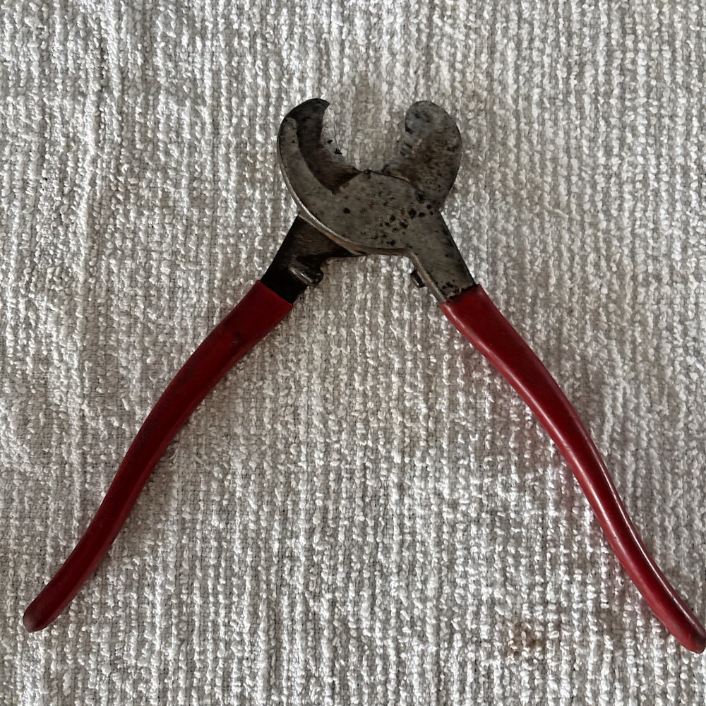 Klein Tools 63050 9-1/2" High Leverage Cable Cutters Pliers
