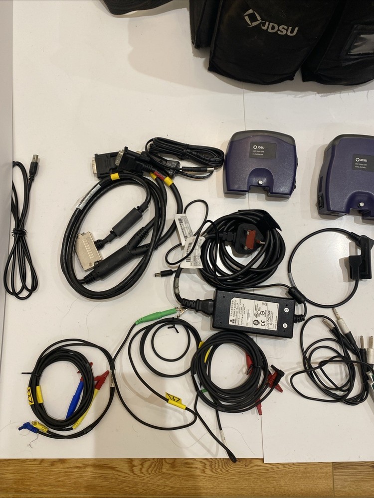 JDSU HST - 3000 unit, charger, case, test cables, test modules, cable bag.