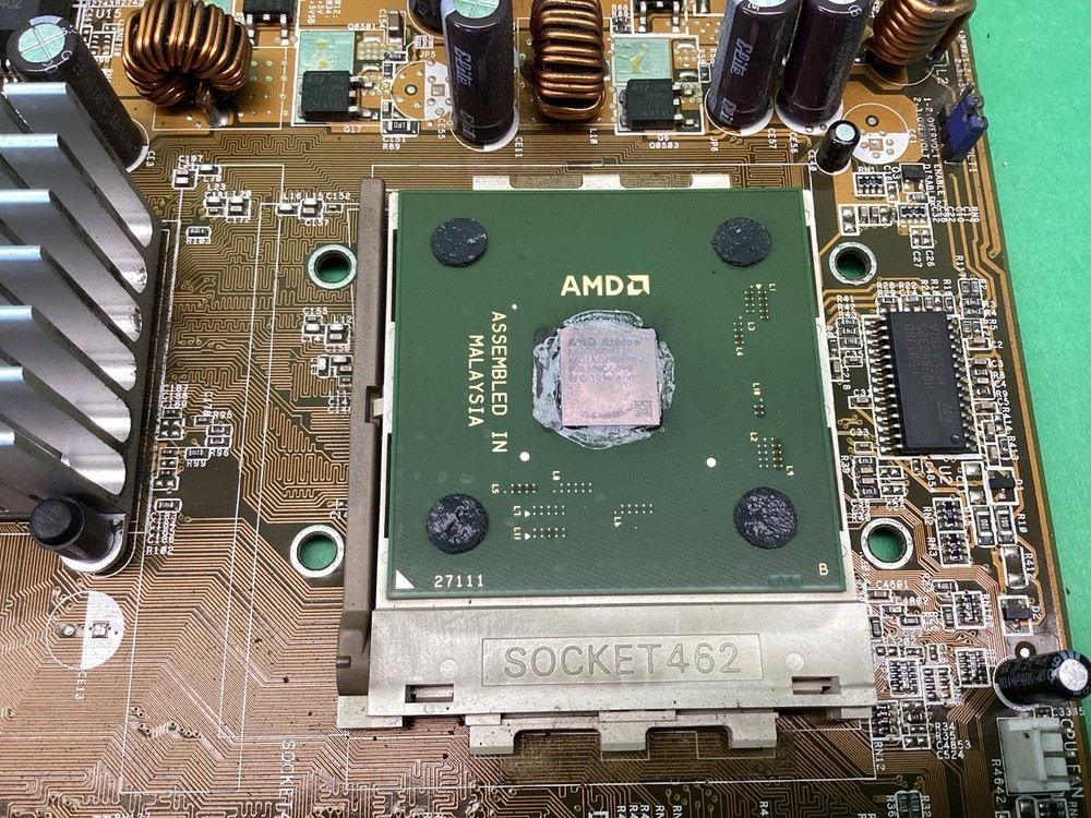 ASUS A7V600 Motherboard & AMD Athlon CPU Processor + RAM - Socket 462 - UNTESTED