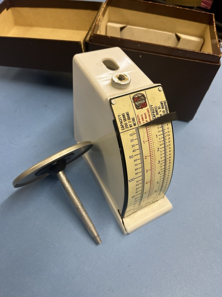 Vintage Hanson scale with case Model 1475