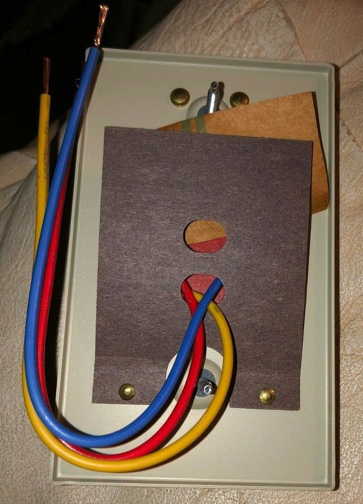 JOHNSON CONTROLS T58EA-1C Low Voltage Thermostat, 24VAC